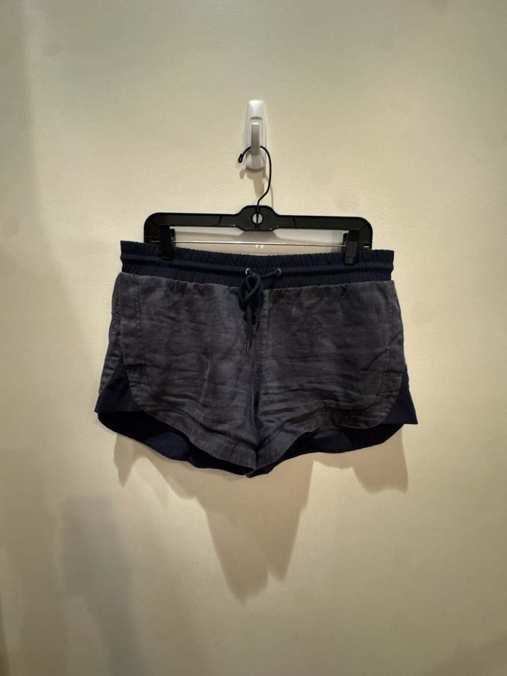 Athleta Shorts Women's 0 Blue Camo Chambray Drawstring 100 % Linen Vacation